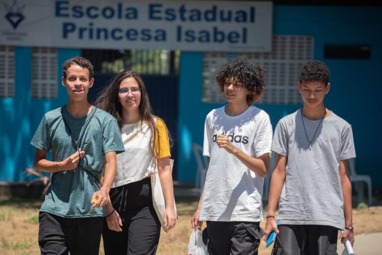 Estudantes da rede estadual de Alagoas podem solicitar isenção da taxa do Enem a partir de segunda (13)