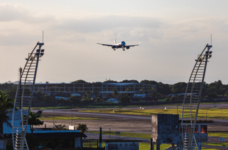 Empresas aéreas terão linha de crédito para enfrentar alta de custos