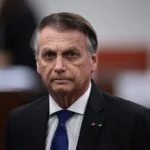 Alexandre de Moraes decide manter Jair Bolsonaro em prisão domiciliar