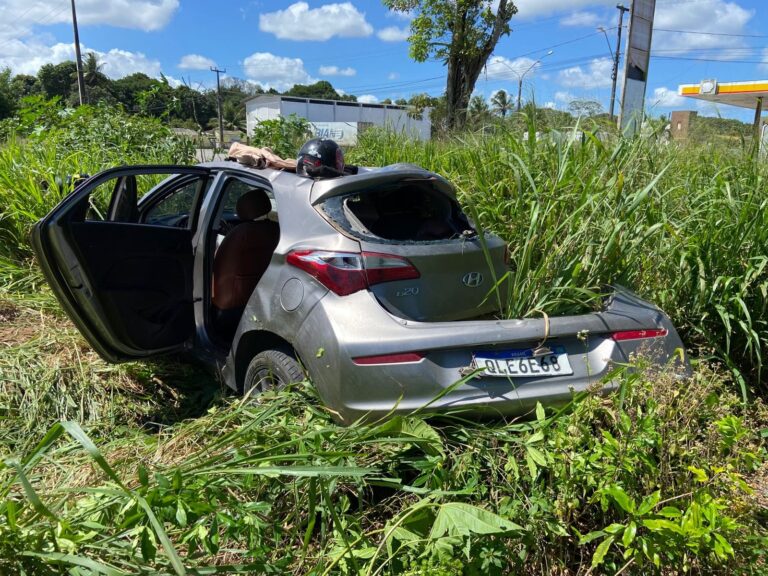 Assalto à joalheria em Mata Grande termina em perseguição, capotamento e prisões