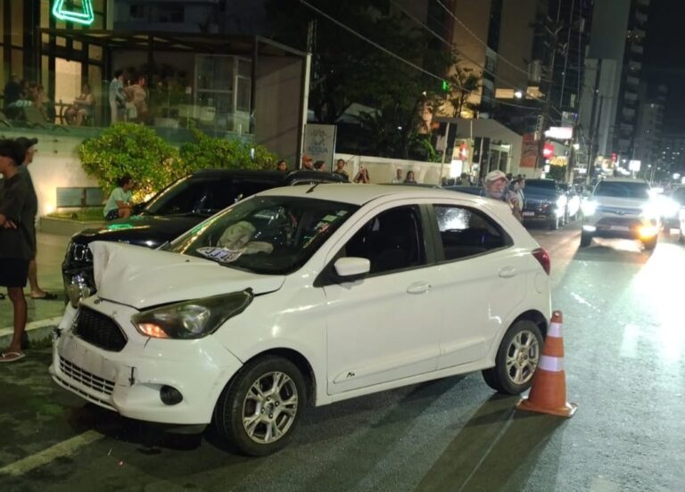 Motorista embriagada provoca vários acidentes na orla de Maceió