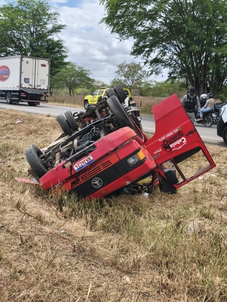 Motorista morre em capotamento de caminhão na AL-220
