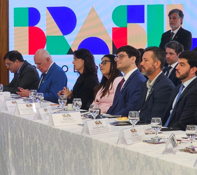 Governo de Alagoas discute pauta com Geraldo Alckmin