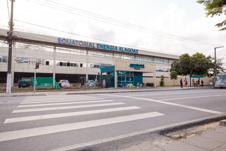 Equatorial deve indenizar cliente após cobrança indevida