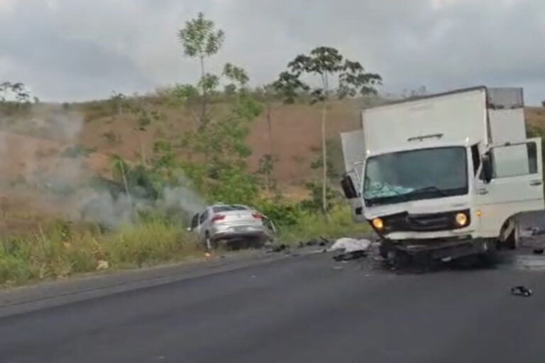Grave acidente na divisa entre Alagoas e Pernambuco deixa três mortos