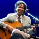 Ídolo da MPB, Djavan completa 77 anos