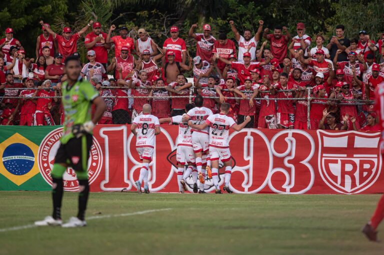 CRB vence Penedense e assume a liderança do Campeonato Alagoano