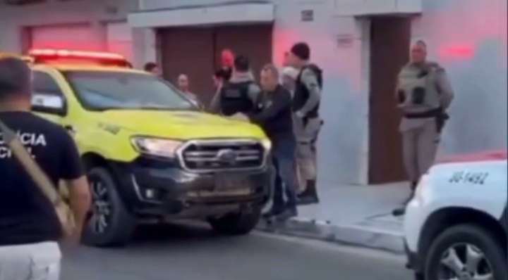 Suspeito de matar namorada na Cruz das Almas culpa a própria mãe com Alzheimer pelo crime