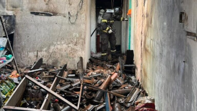 Bombeiros combatem incêndios em estabelecimentos comerciais em Maceió e Arapiraca