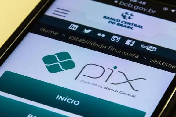 Falha interna no Banco Central interrompe operações do Pix em todo o país nesta segunda