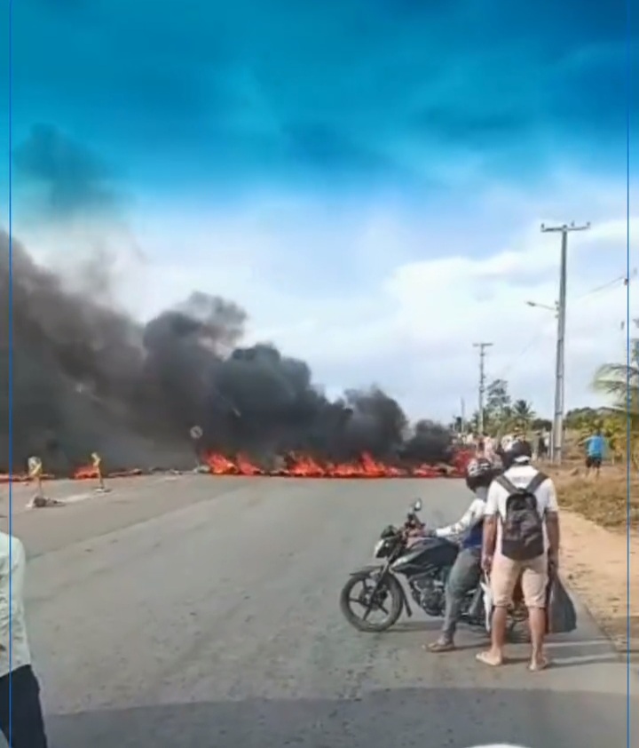 Protesto contra falta de água bloqueia AL-115
