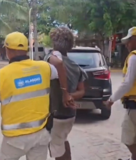 Suspeito de roubo é preso na Praia do Francês