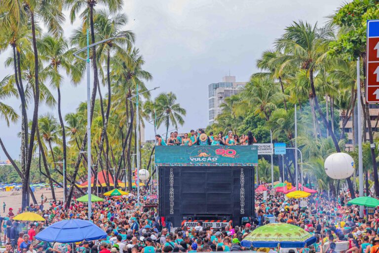 Bloco Vulcão celebra 90 anos de folia, segurança e tradição em Maceió