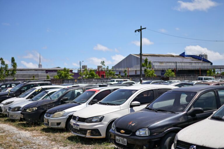 Detran Alagoas promove leilão com 613 veículos conservados