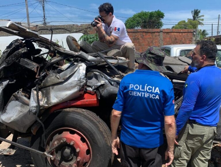 Polícia Científica faz perícia complementar em veículos de acidente fatal na Rota do Mar