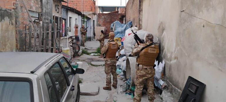 Operação prende investigados por violência doméstica