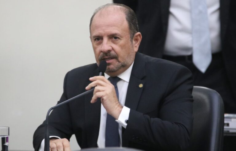 Aprovado projeto que prevê vacinação domiciliar para pessoas com TEA em Alagoas