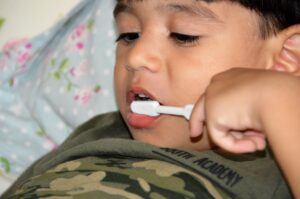 cirurgia-dentista-da-sesau-orienta-quando-deve-ser-a-primeira-consulta-odontologica-da-crianca