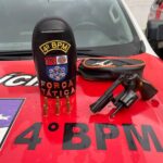 Homem é flagrado com revólver após abordagem da PM no Clima Bom