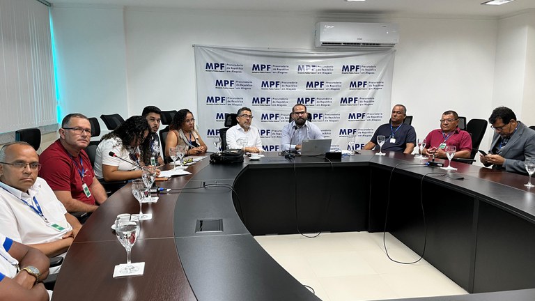 MPF articula solução consensual para garantir acesso de pescadores tradicionais à Praia de Ipioca