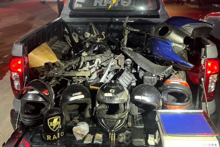 Polícia flagra desmanche de motocicletas em residência no Clima Bom