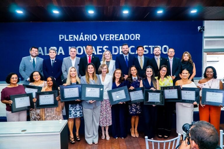 Câmara homenageia 13 mulheres por atuação social e contribuições a Maceió