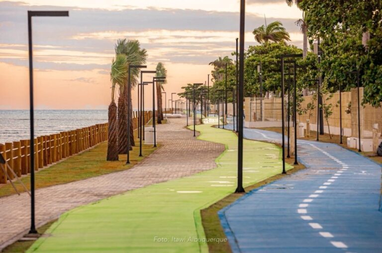 Novo cartão postal de Maceió: JHC entrega Nova Orla de Jaraguá