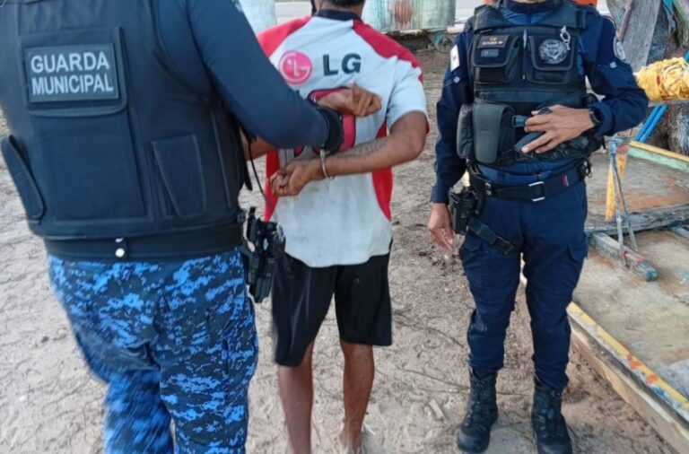 Suspeito de furtar tapumes de obra pública na Pajuçara é preso