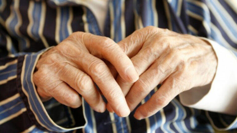 Associação Brasil Parkinson cobra mudanças urgentes no cuidado à doença no país