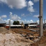 Prefeitura de Maceió inicia fixação dos pilares do novo mercado público do Jacintinho
