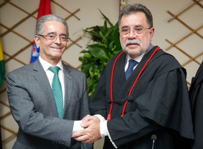 Fábio Bittencourt prestigia posse de Lean Araújo como procurador-geral de Justiça de Alagoas
