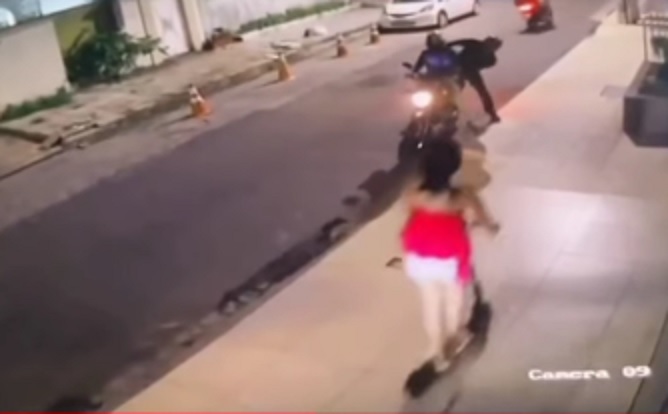 Bandidos em moto assaltam crianças perto do Corredor Vera Arruda, em Maceió