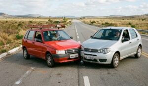 fiat palio uno escada batida colisão seguro