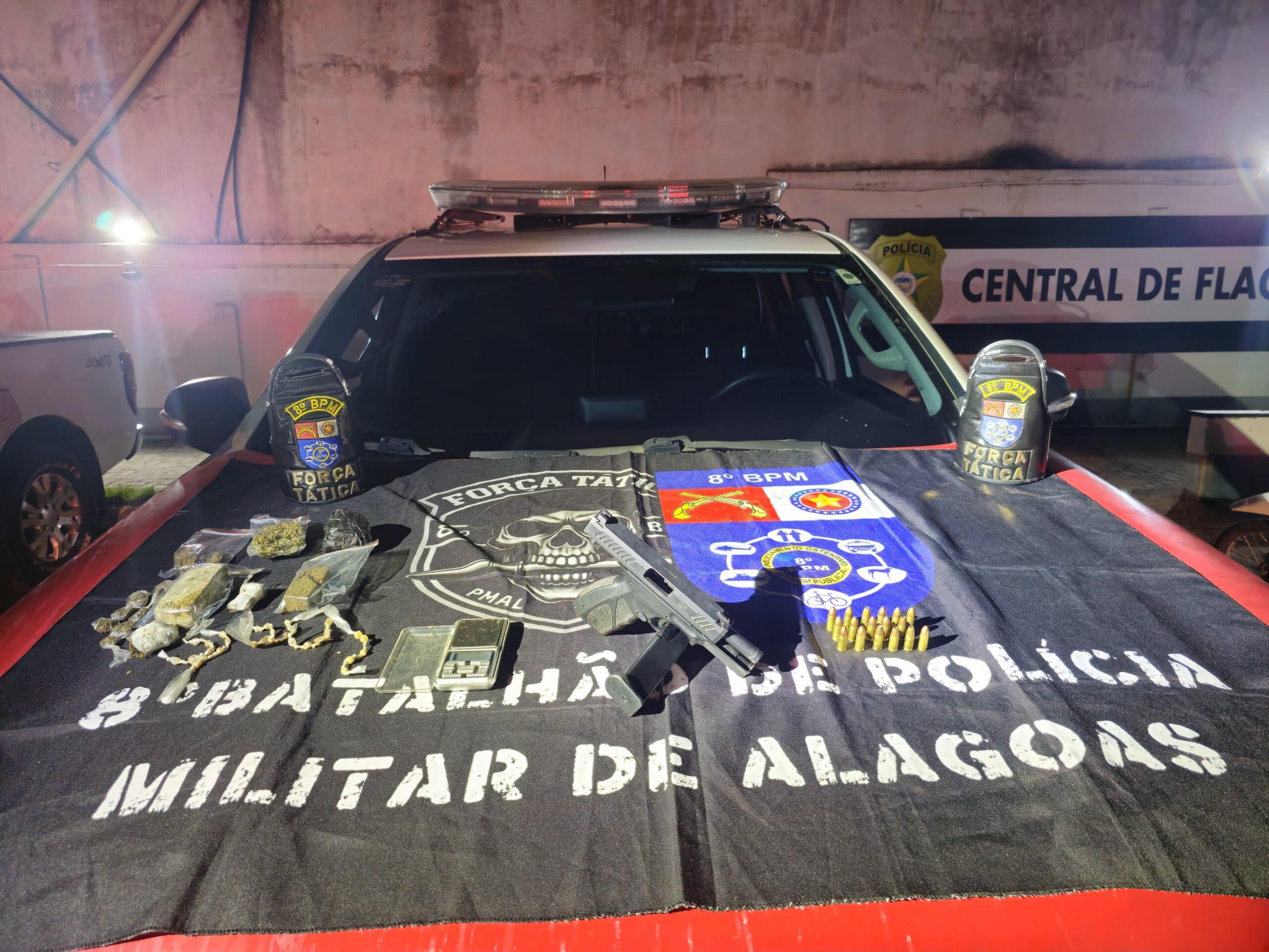 policia-militar-prende-suspeito-com-arma-e-drogas-em-rio-largo
