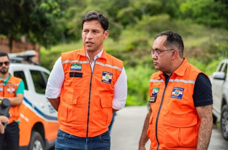 “Prevenir é o que salva vidas”, diz prefeito Rodrigo Cunha ao vistoriar encostas em Maceió