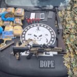 Polícia encontra arsenal com suspeitos de tráfico na Rota dos Milagres