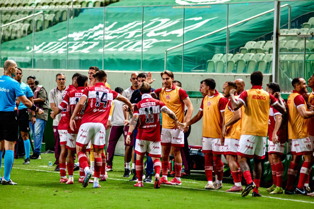 CRB busca virada e vence o América-MG fora de casa
