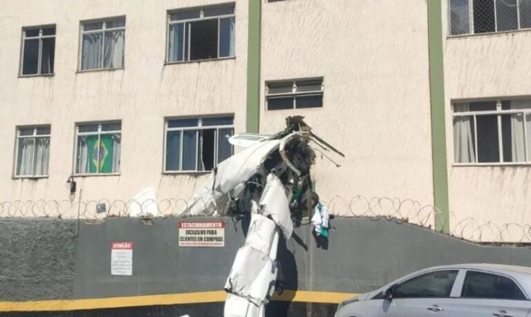 Bimotor bate em prédio em Belo Horizonte; três pessoas morreram