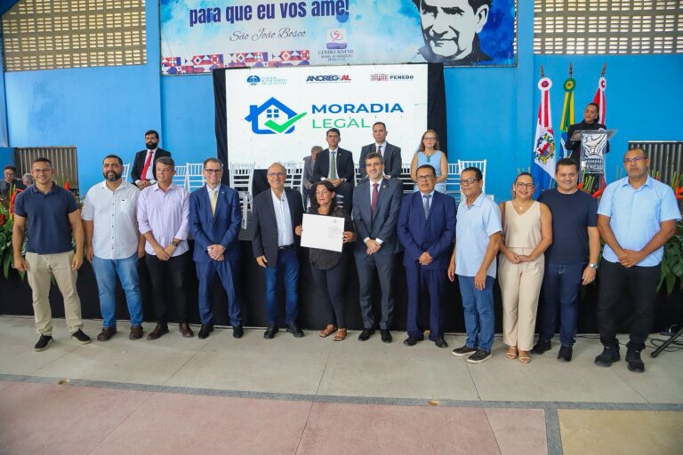 Programa Moradia Legal beneficia 225 famílias em Penedo
