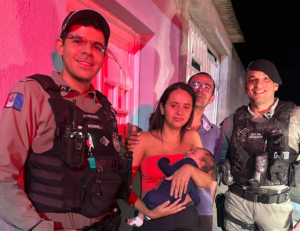 guarnicao-da-policia-militar-salva-bebe-vitima-de-engasgo-em-roteiro