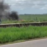 Após colisão, veículo pega fogo em Teotônio Vilela