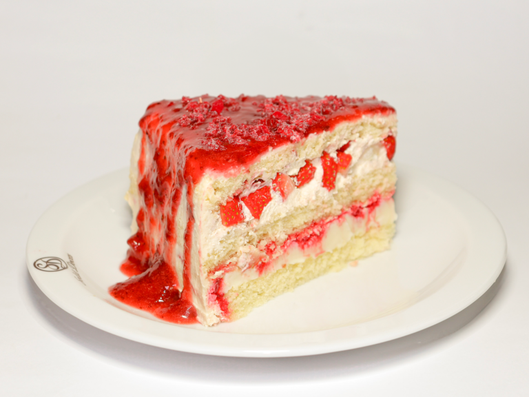 Sodiê Doces celebra junho com Festivais do morango e de fatias