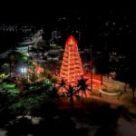 Fogueira cenográfica de 24 metros instalada na orla de Maceió se consolida como novo cartão-postal