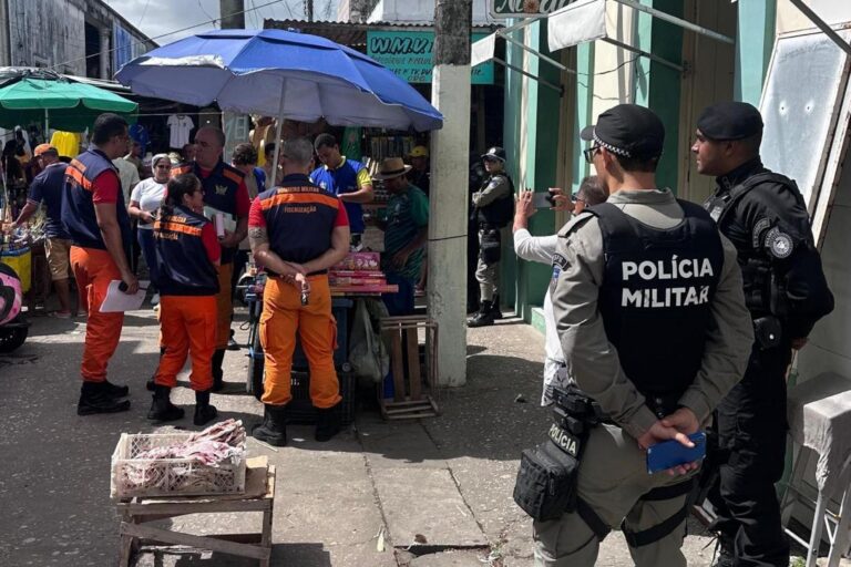 Polícia Militar participa de operação contra comércio irregular de fogos de artifício em Penedo