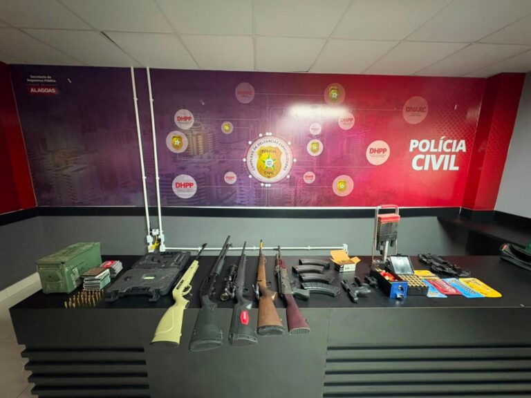 Polícia prende investigado por tentativa de homicídio e apreende arsenal de armas em Maceió