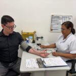 A pressão sobe quando você chega ao consultório? Saiba o que é a Síndrome do Jaleco Branco