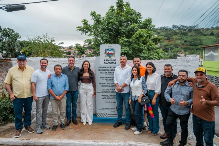Governo de Alagoas entrega pavimentação urbana de 25 ruas em Água Branca