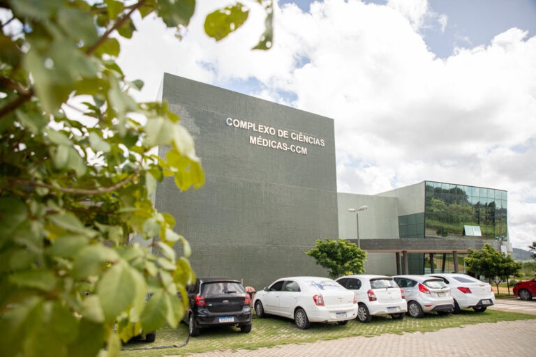 MPF obtém decisão para conter novas transferências de militares para Medicina da UFAL