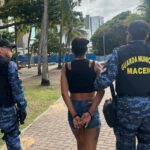 Mulher é presa suspeita de tráfico de drogas em Maceió