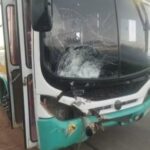 Dois jovens morrem em acidente entre moto e ônibus em São Miguel dos Campos